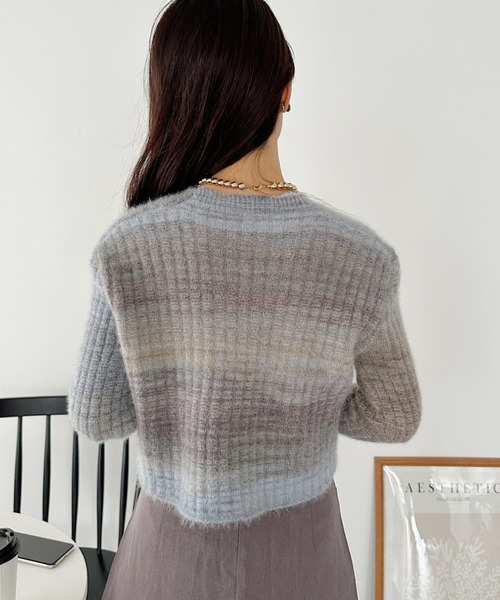 CLEA（クレア）の「グラデーションレースアップニットトップス（ニット/セーター・レディース・ブルー・FREE）」の6枚目の写真