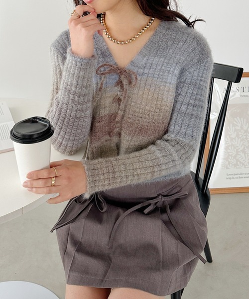 CLEA（クレア）の「グラデーションレースアップニットトップス（ニット/セーター・レディース・ブルー・FREE）」の11枚目の写真