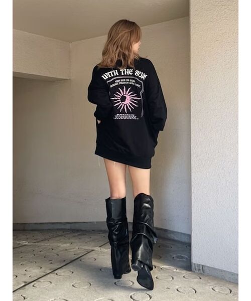 EVRIS（エヴリス）の「ダメージデニムショートパンツ【セットアップ着用可能】（デニムパンツ・レディース・インディゴブルー/ブルー/ブラック/ピンク・SMALL/MEDIUM）」の6枚目の写真