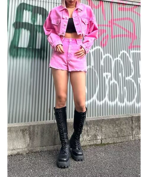 EVRIS（エヴリス）の「ダメージデニムショートパンツ【セットアップ着用可能】（デニムパンツ・レディース・インディゴブルー/ブルー/ブラック/ピンク・SMALL/MEDIUM）」の15枚目の写真