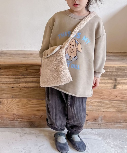 aimoha（アイモハ）の「【aimoha-KIDS-】子供服　モコモコショルダーバッグ（ショルダーバッグ・キッズ・ブラウン/オフホワイト・FREE）」の4枚目の写真