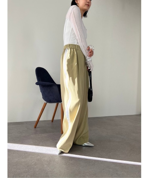 HANNE(アン)の「サイドラインワイドパンツ(チノパンツ・レディース・ネイビー/ベージュ・FREE)」の14枚目の写真