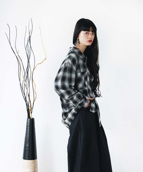 Aphlotus(アプロタス)の「ダブルポケット オンブレーチェックシャツ 【セレクトアイテム】(シャツ/ブラウス・メンズ・ベージュ/ブラック・X-LARGE/LARGE)」の5枚目の写真