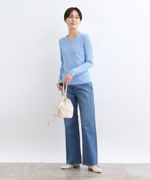 INDIVI(インディヴィ)の「◆【合皮/レース柄】パンチングパンプス(パンプス・レディース・ブラック/オフホワイト・25/35/45)」の11枚目の写真