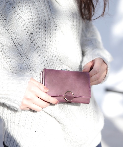 florist（フローリスト）の「【2size展開】ハーフラウンドモチーフのスクエア三つ折りがま口財布（財布・レディース・ブラック系5/グレー系5/ブラウン系5/ブラウン系6/グリーン系5/パープル系5/パープル系6/ピンク系5/グリーン系1/ブラウン系2/ブラウン系1/パープル系2/ピンク系1/ブラック系1/グレー系1/パープル系1・S/M）」の12枚目の写真