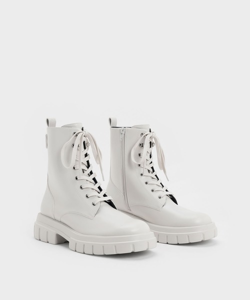 CHARLES & KEITH(チャールズ & キース)の「レースアップ アンクルブーツ(ブーツ・レディース・ホワイト/ブラック・25cm/24.5cm/23.5cm/23cm/22.5cm)」の9枚目の写真