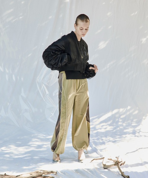 AULA AILA(アウラアイラ)の「マルチパブリックトラックパンツ(その他パンツ・レディース・グリーン/ネイビー/ブラック・0/1)」の17枚目の写真