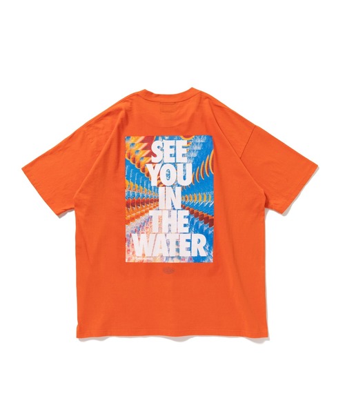 MAGIC NUMBER（マジック ナンバー）の「【MAGIC NUMBER】SEE YOU IN YHE WATER ART by ERI（Tシャツ/カットソー・メンズ・ブラック/オレンジ/ホワイト・X-LARGE/LARGE/MEDIUM）」の13枚目の写真