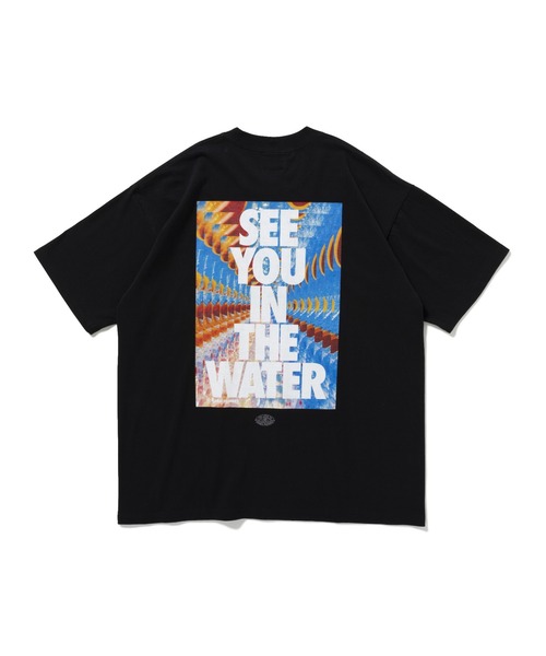 MAGIC NUMBER（マジック ナンバー）の「【MAGIC NUMBER】SEE YOU IN YHE WATER ART by ERI（Tシャツ/カットソー・メンズ・ブラック/オレンジ/ホワイト・X-LARGE/LARGE/MEDIUM）」の14枚目の写真