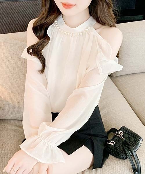 gossip！ロサンゼルス（ゴシップロサンゼルス）の「オフショルダートップス（シャツ/ブラウス・レディース・アイボリー/ホワイト/ブラック・FREE）」の2枚目の写真