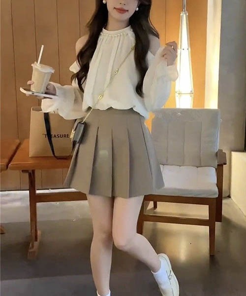 gossip！ロサンゼルス（ゴシップロサンゼルス）の「オフショルダートップス（シャツ/ブラウス・レディース・アイボリー/ホワイト/ブラック・FREE）」の9枚目の写真