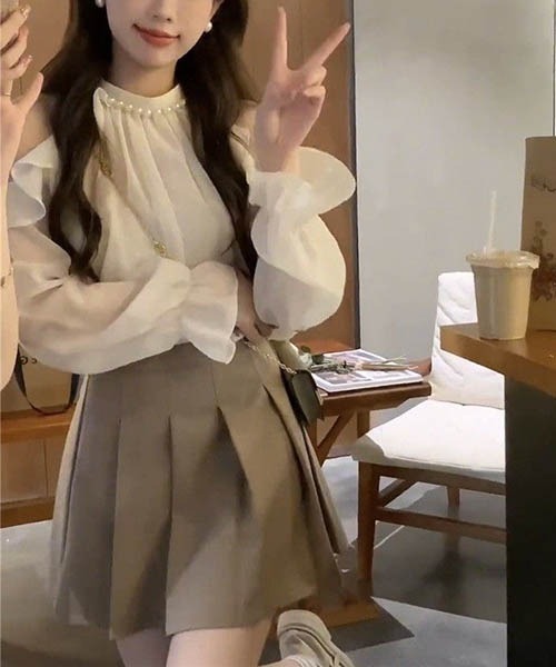 gossip！ロサンゼルス（ゴシップロサンゼルス）の「オフショルダートップス（シャツ/ブラウス・レディース・アイボリー/ホワイト/ブラック・FREE）」の10枚目の写真