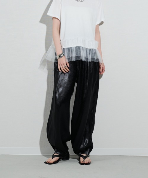 Shelly island（シェリーアイランド）の「サテンタックイージーパンツ（その他パンツ・レディース・シルバー/ブラック・M）」の6枚目の写真