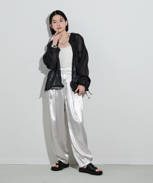 Shelly island（シェリーアイランド）の「サテンタックイージーパンツ（その他パンツ・レディース・シルバー/ブラック・M）」の9枚目の写真