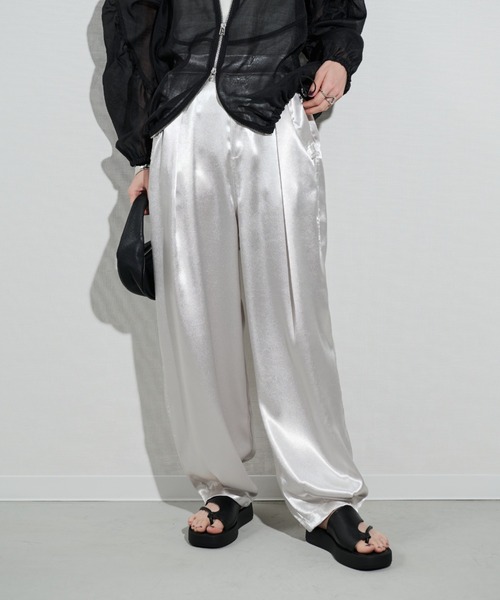 Shelly island（シェリーアイランド）の「サテンタックイージーパンツ（その他パンツ・レディース・シルバー/ブラック・M）」の12枚目の写真