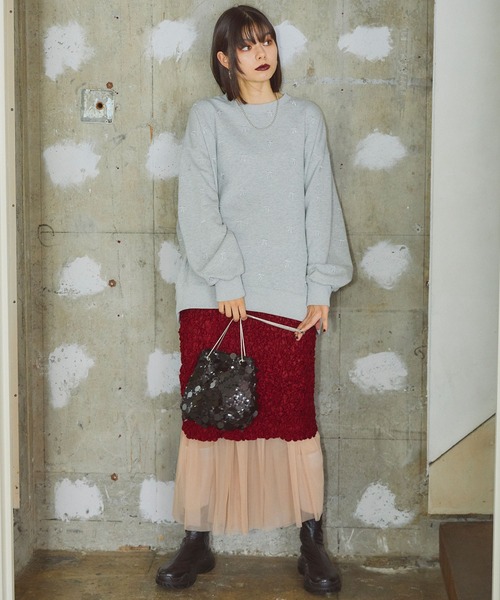 ELLEgirl（エルガール）の「リボン総刺繍スウェットプルオーバー【ELLEgirl/エル ガール】（スウェット・レディース・杢グレー/ブラック/レッド・FREE）」の6枚目の写真