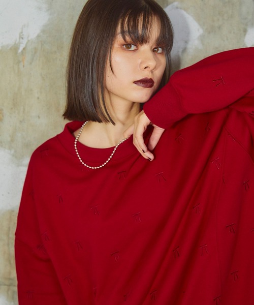 ELLEgirl（エルガール）の「リボン総刺繍スウェットプルオーバー【ELLEgirl/エル ガール】（スウェット・レディース・杢グレー/ブラック/レッド・FREE）」の16枚目の写真