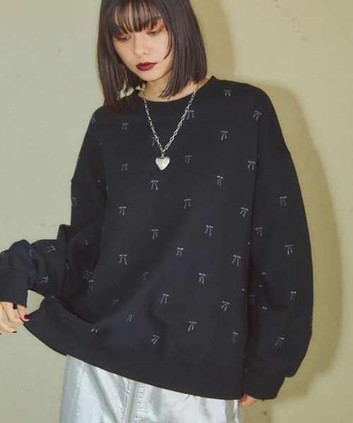 ELLEgirl（エルガール）の「リボン総刺繍スウェットプルオーバー【ELLEgirl/エル ガール】（スウェット・レディース・杢グレー/ブラック/レッド・FREE）」の7枚目の写真