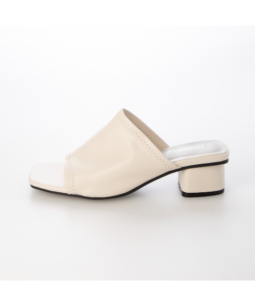 noyau（ノヤウ）の「スクエアトゥストレッチミュールサンダル（サンダル・レディース・シルバー/ブラック/ホワイト/シルバー系その他・S/M/L/LL）」の5枚目の写真