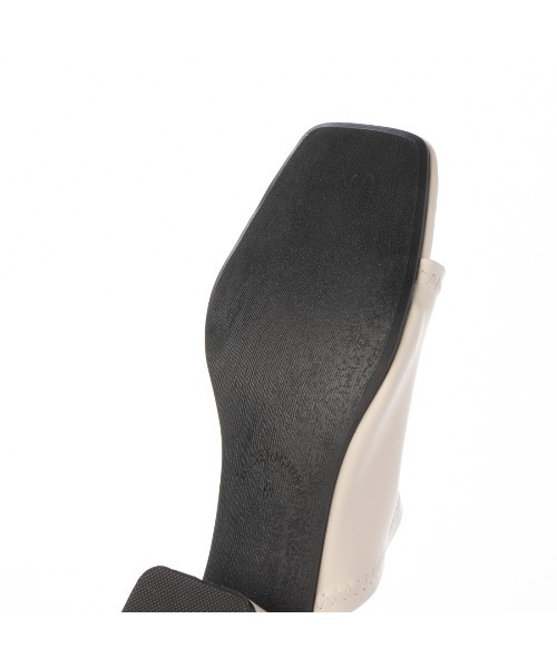 noyau（ノヤウ）の「スクエアトゥストレッチミュールサンダル（サンダル・レディース・シルバー/ブラック/ホワイト/シルバー系その他・S/M/L/LL）」の8枚目の写真