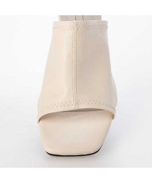 noyau（ノヤウ）の「スクエアトゥストレッチミュールサンダル（サンダル・レディース・シルバー/ブラック/ホワイト/シルバー系その他・S/M/L/LL）」の9枚目の写真