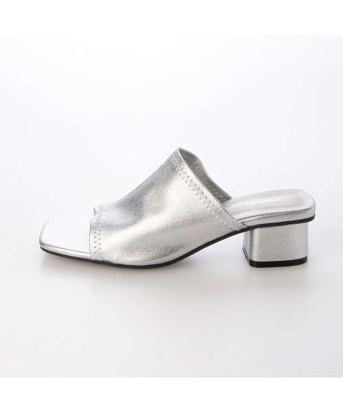 noyau（ノヤウ）の「スクエアトゥストレッチミュールサンダル（サンダル・レディース・シルバー/ブラック/ホワイト/シルバー系その他・S/M/L/LL）」の10枚目の写真