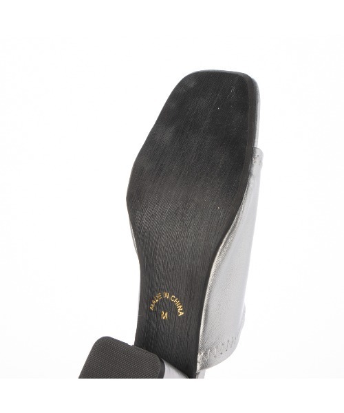 noyau（ノヤウ）の「スクエアトゥストレッチミュールサンダル（サンダル・レディース・シルバー/ブラック/ホワイト/シルバー系その他・S/M/L/LL）」の13枚目の写真