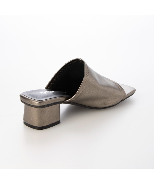 noyau（ノヤウ）の「スクエアトゥストレッチミュールサンダル（サンダル・レディース・シルバー/ブラック/ホワイト/シルバー系その他・S/M/L/LL）」の16枚目の写真