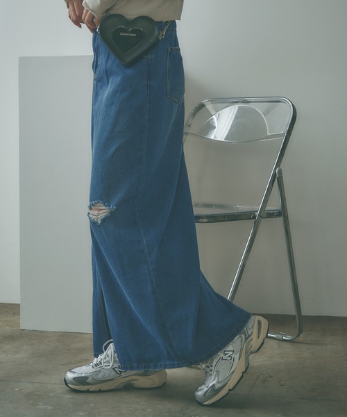 BLANK　（ブランク）の「Crushed long Denim Skirt / ダメージロングデニムスカート（デニムスカート・レディース・ブルー/ライトブルー/ブラック・S/M）」の9枚目の写真