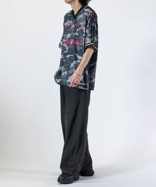 JOHN'S CLOSET（ジョンズクローゼット）の「【13】襟付き サッカーゲームTシャツ（Tシャツ/カットソー・メンズ・ネイビー/オフホワイト/ブラック/レッド/ホワイト系1/ホワイト系2/レッド系1/レッド系2/ブラック系2/ネイビー系2/カーキ系1/グレー系1・MEDIUM/LARGE）」の16枚目の写真