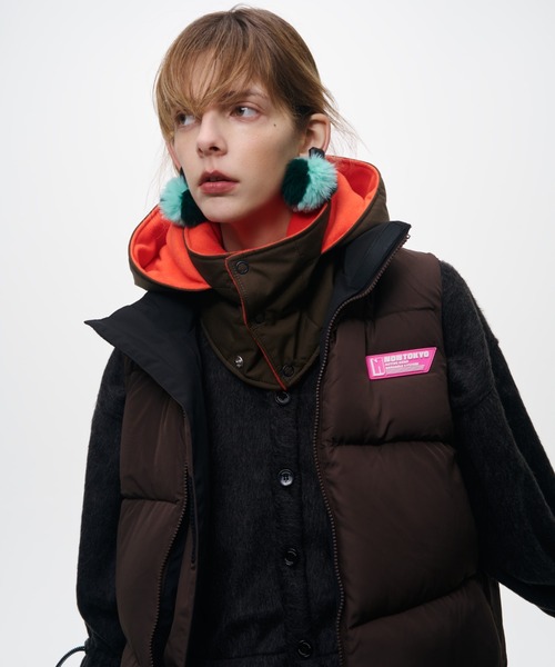 NON TOKYO（ノントーキョー）の「NON TOKYO/ノントーキョー/バイカラーファーイヤリング（イヤリング・レディース・ブルー/イエロー/グリーン・FREE）」の6枚目の写真