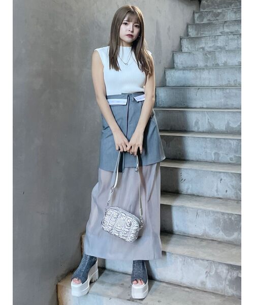 MURUA(ムルーア)の「ウエストフラップシアーレイヤードスカート(スカート・レディース・グレー/ブラック・2/1)」の5枚目の写真