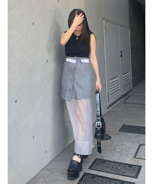 MURUA(ムルーア)の「ウエストフラップシアーレイヤードスカート(スカート・レディース・グレー/ブラック・2/1)」の18枚目の写真