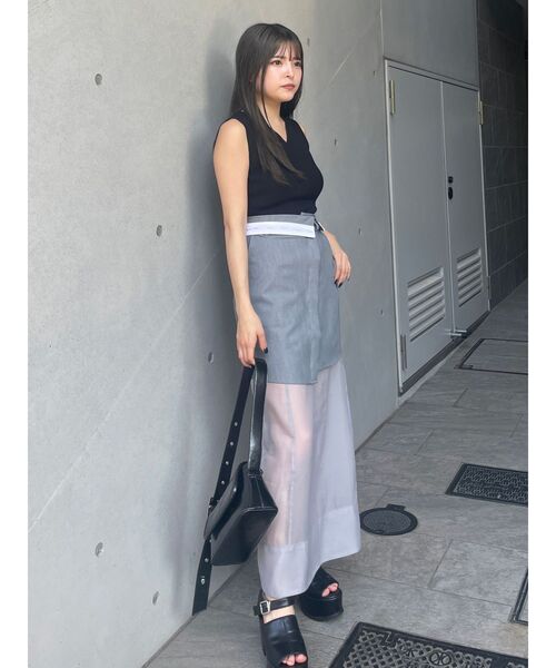 MURUA(ムルーア)の「ウエストフラップシアーレイヤードスカート(スカート・レディース・グレー/ブラック・2/1)」の19枚目の写真