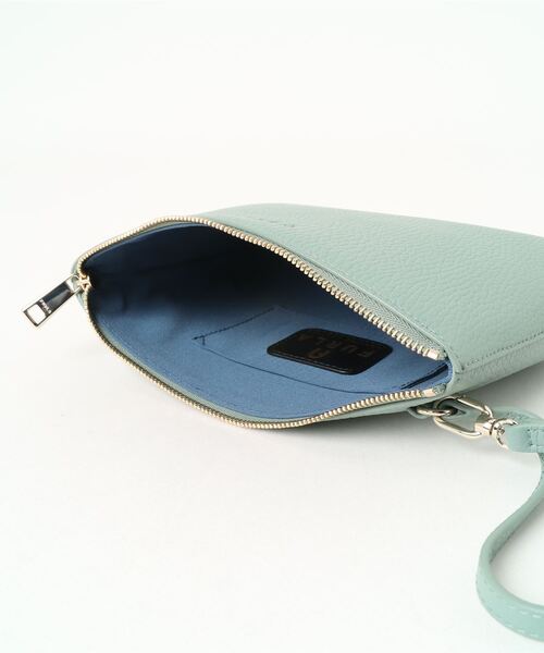 FURLA（フルラ）の「FURLA OPPORTUNITY S POUCH（クラッチバッグ・レディース・グリーン・ONE SIZE）」の4枚目の写真