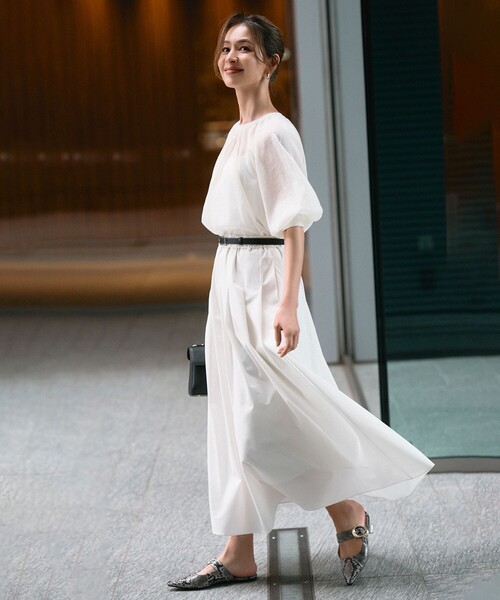 UNFILO（アンフィーロ）の「FINE MOVE タックフレアスカート（スカート・レディース・ブラック系/カーキ系/サックスブルー系/ライトイエロー系/オレンジ系/アイボリー系・X-SMALL/MEDIUM/SMALL）」の2枚目の写真