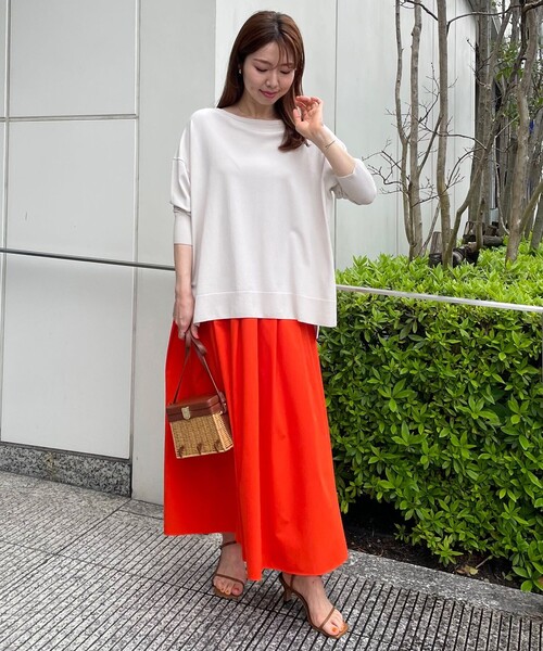 UNFILO（アンフィーロ）の「FINE MOVE タックフレアスカート（スカート・レディース・ブラック系/カーキ系/サックスブルー系/ライトイエロー系/オレンジ系/アイボリー系・X-SMALL/MEDIUM/SMALL）」の11枚目の写真