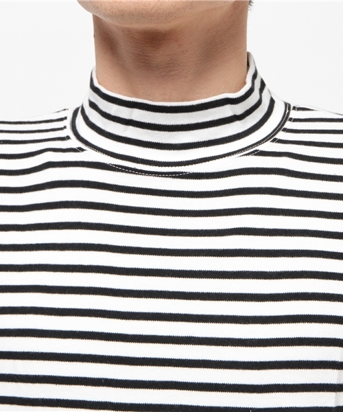 WEGO（ウィゴー）の「WEGO/サイドスリットスムースハイネックＴシャツ（Tシャツ/カットソー・メンズ・ブラック/ホワイト/ホワイト系その他・MEDIUM/LARGE）」の4枚目の写真