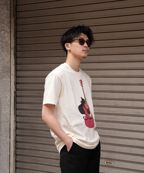 INTERPLAY(インタープレイ)の「【INTERPLAY x TAKERU】アコーステッィック ニャー 半袖 Tシャツ(Tシャツ/カットソー・メンズ・ブラック/クリーム・MEDIUM/LARGE)」の5枚目の写真
