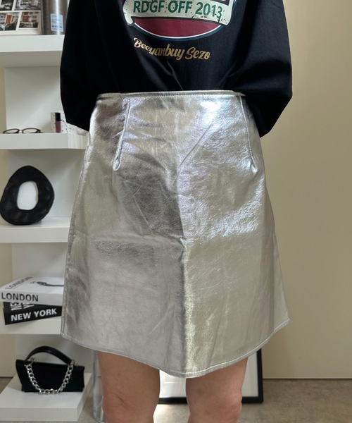 ULEULA(ウルア)の「メタリックミニスカート(スカート・レディース・シルバー・FREE)」の5枚目の写真