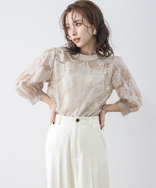 SUGAR BISKET(シュガービスケット)の「花柄シアージャガードブラウス(シャツ/ブラウス・レディース・ベージュ/ホワイト/ブラック・フリー)」の9枚目の写真