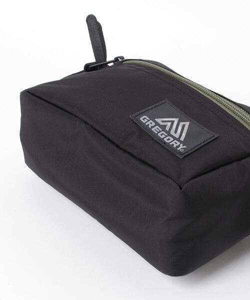 GREGORY（グレゴリー）の「パデッドショルダーポーチS PADDED SHOULDER POUCH S ブラック/オリーブ（ショルダーバッグ・メンズ・ブラック系その他・ONE SIZE）」の2枚目の写真