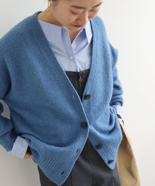 le.coeur blanc(ルクールブラン)の「《WEB限定アイテム》ウォッシャブルVネックワイドカーディガン(カーディガン/ボレロ・レディース・アイボリー/ベージュ/ライトグレー/ブラック/ブルー・38)」の8枚目の写真