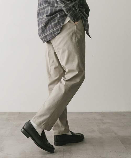 URBAN RESEARCH DOORS(アーバンリサーチドアーズ)の「チノテーパードトラウザー(その他パンツ・メンズ・ベージュ系その他/オリーブ/ブラック・SMALL/MEDIUM/LARGE)」の19枚目の写真