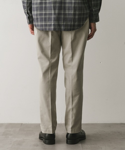 URBAN RESEARCH DOORS(アーバンリサーチドアーズ)の「チノテーパードトラウザー(その他パンツ・メンズ・ベージュ系その他/オリーブ/ブラック・SMALL/MEDIUM/LARGE)」の15枚目の写真