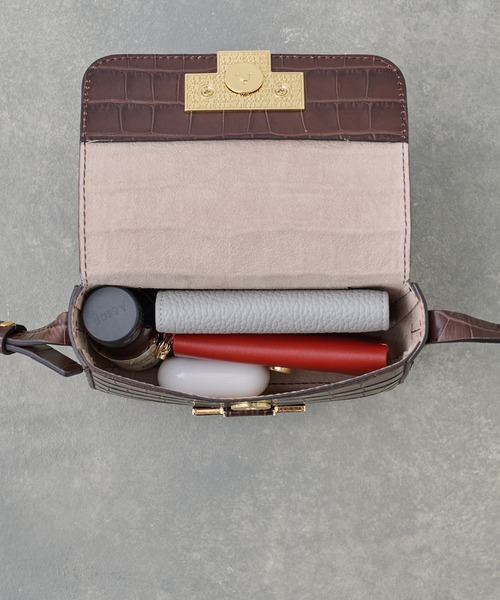 IACUCCI（イアクッチ）の「アバ XS SD COCCO SIENA（ショルダーバッグ・レディース・ダークブラウン・FREE）」の4枚目の写真