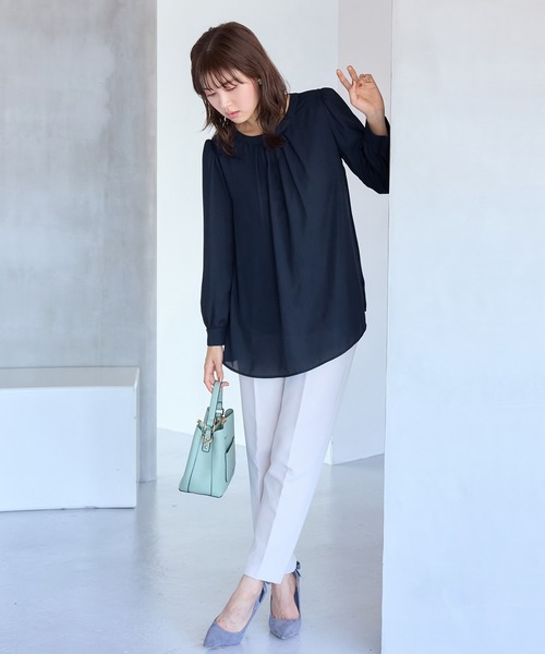 alotta(アロッタ)の「あったか裏地付タックデザインチュニック(チュニック・レディース・スモークピンク/ライトオレンジ系/ブラック/ネイビー・M/L/LL/3L)」の20枚目の写真