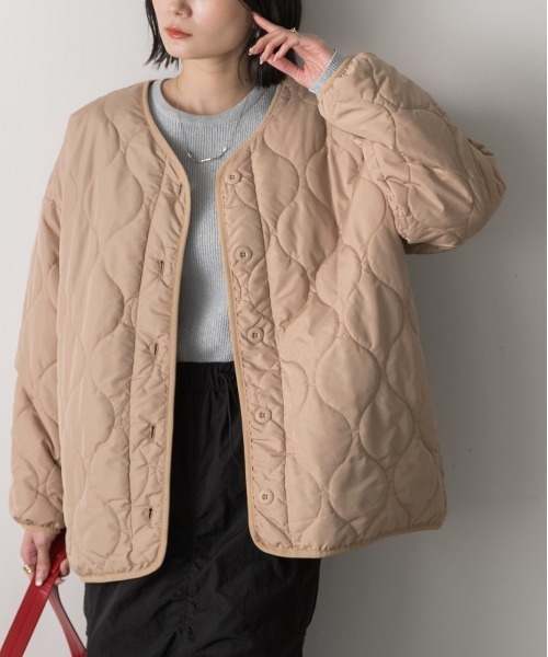 ad thie(アドティエ)の「キルティング 中綿ジャケット(ノーカラージャケット・レディース・ベージュ/ブラック/アイボリー/カーキ/ブルー・FREE)」の15枚目の写真