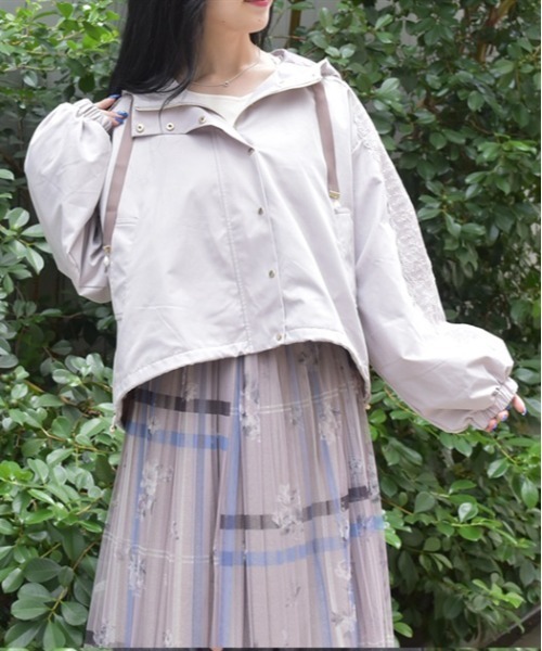 axes femme(アクシーズファム)の「撥水加工マウンテンパーカー(マウンテンパーカー・レディース・カーキ/ブラック/グレイッシュベージュ・MEDIUM/LARGE)」の3枚目の写真