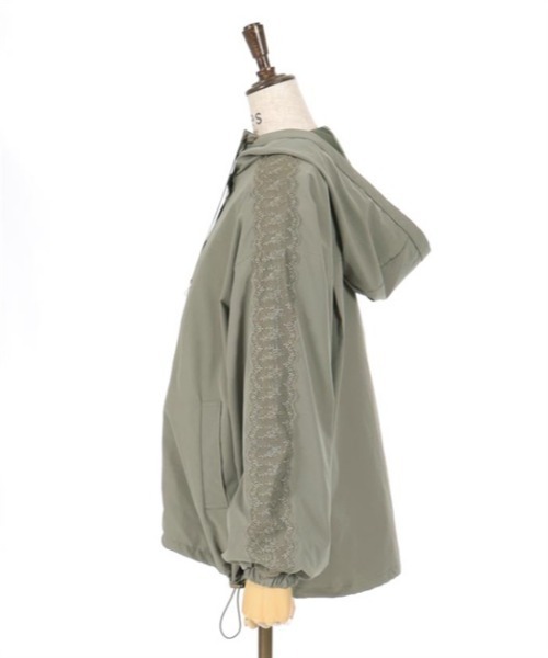 axes femme(アクシーズファム)の「撥水加工マウンテンパーカー(マウンテンパーカー・レディース・カーキ/ブラック/グレイッシュベージュ・MEDIUM/LARGE)」の6枚目の写真